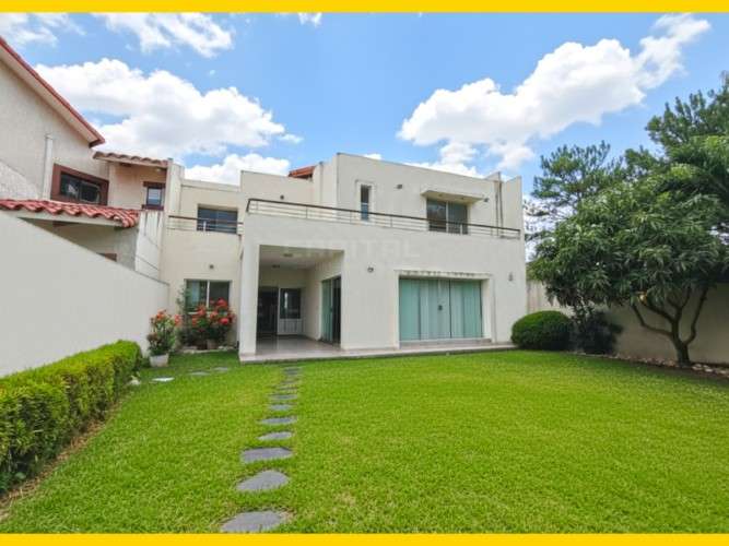 Amplia casa en alquiler en condominio ciudad jardin628984216