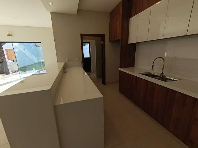 Casa en venta – 4 dormitorios / zona norte252180009