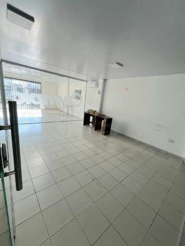  sobre avenida galpón con oficinas en alquiler – zona norte 4to anillo 1222111172