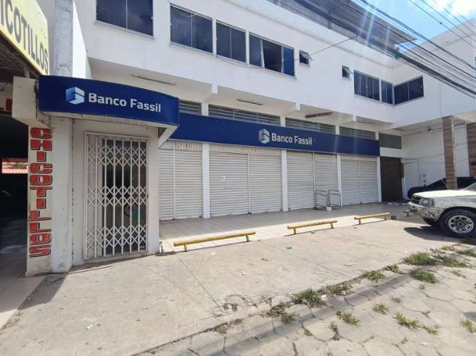 Oficina o local comercial en alquiler sobre avenida 1948782679