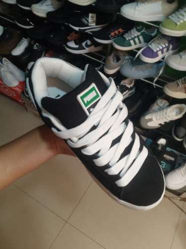 Zapatos brasileros y peruanos962407266