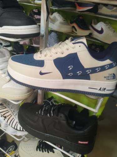 Zapatos brasileros y peruanos962407266