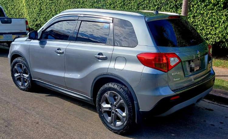 Vendo o permuto suzuki new vitara 2019 version full all grip 4x4 de imcruz  cel 75018362   caja automatica y secuencial  3 modos de manejo snow sport normal paletas en el volante pisos 5d bandeja  luces led diurnas auto llantas nuevas 1600 cc cilindrada  1241392017