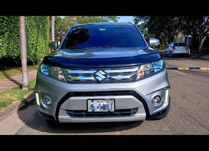 Vendo o permuto suzuki new vitara 2019 version full all grip 4x4 de imcruz  cel 75018362   caja automatica y secuencial  3 modos de manejo snow sport normal paletas en el volante pisos 5d bandeja  luces led diurnas auto llantas nuevas 1600 cc cilindrada  1241392017