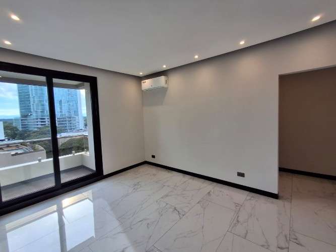 Alquilo departamento en lujoso condominio sky moon839218164