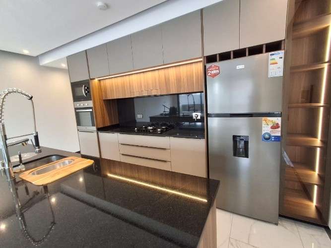 Alquilo departamento en lujoso condominio sky moon839218164