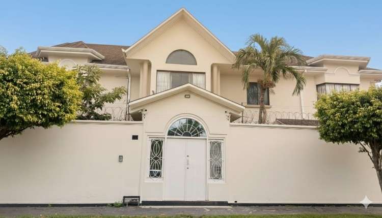 Amplia casa en anticretico zona oeste573460764