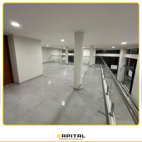 Local corporativo de doble altura con mezzanine en alquiler583776677