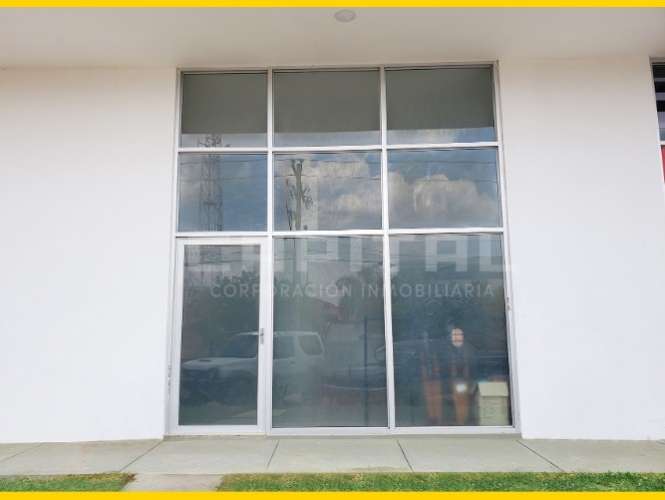 Local comercial en alquiler sobre avenida pirai1974292047