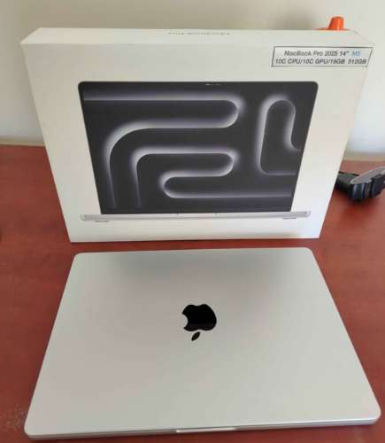 Macbook pro m5142188767