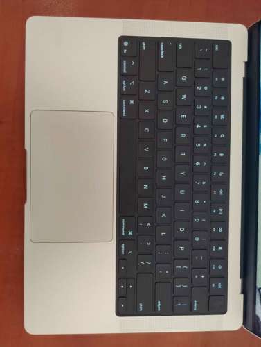 Macbook pro m5142188767