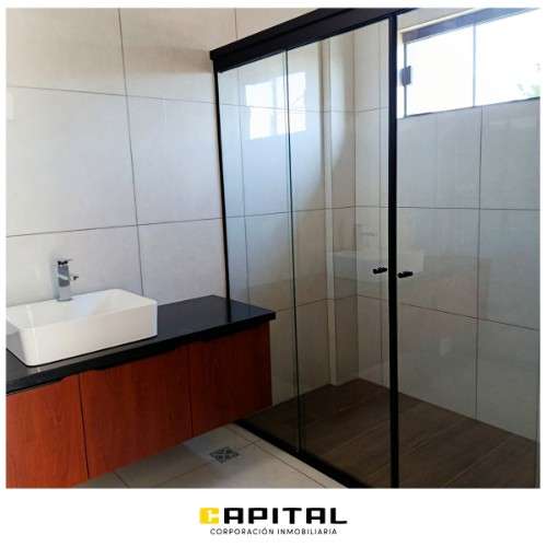 Ampia casa en venta de 4 suites zona alemana y octavo anillo1494047266