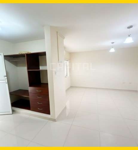 Casa en venta con dos departamentos1082723011