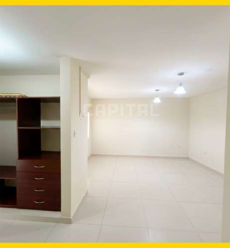 Casa en venta con dos departamentos1082723011