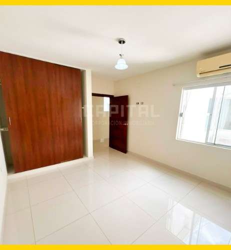 Casa en venta con dos departamentos1082723011