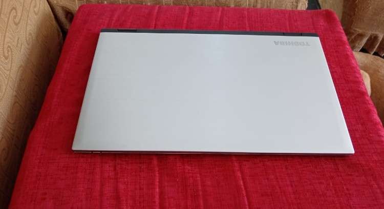 Ocasion portátil toshiba i7  15.6 - 8 ram- disco ssd1534653641