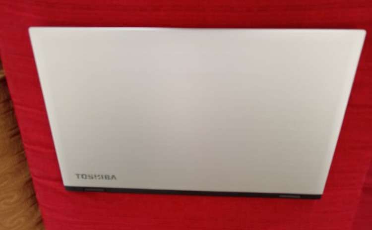 Ocasion portátil toshiba i7  15.6 - 8 ram- disco ssd1534653641
