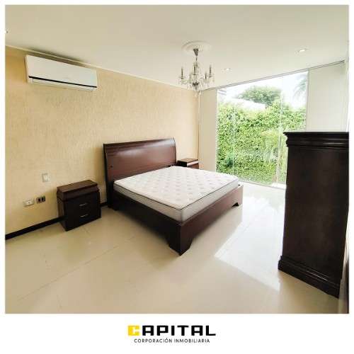 Colinas del urubo i – amplia casa amoblada en alquiler976670431