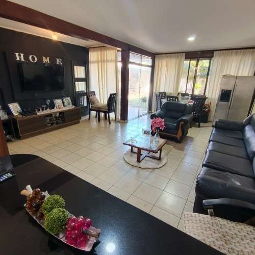 Casa en venta sobre avenida – zona norte remanso 9no anillo2068663364