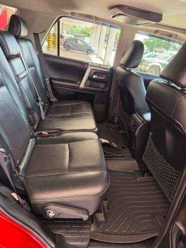 Vendo o permuto impecable vagoneta toyota runner limited 2018 4x4 japonesa cel 75018362 caja automática y secuencial  3 filas de asientos de cuero con calefacción eléctricos pisos bandeja tratamiento de nanografeno equipo de musica original de fabrica air445189027