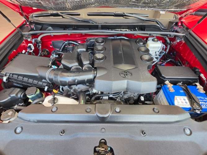 Vendo o permuto impecable vagoneta toyota runner limited 2018 4x4 japonesa cel 75018362 caja automática y secuencial  3 filas de asientos de cuero con calefacción eléctricos pisos bandeja tratamiento de nanografeno equipo de musica original de fabrica air445189027