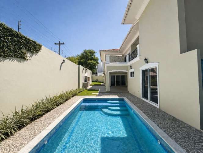 Urubo garden - casa de 4 dormitorios en venta con piscina996928273