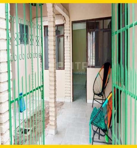Casa con 3 departamentos en venta en avenida virgen de lujan1225686997
