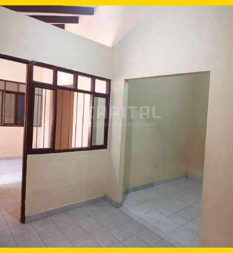 Casa con 3 departamentos en venta en avenida virgen de lujan1225686997