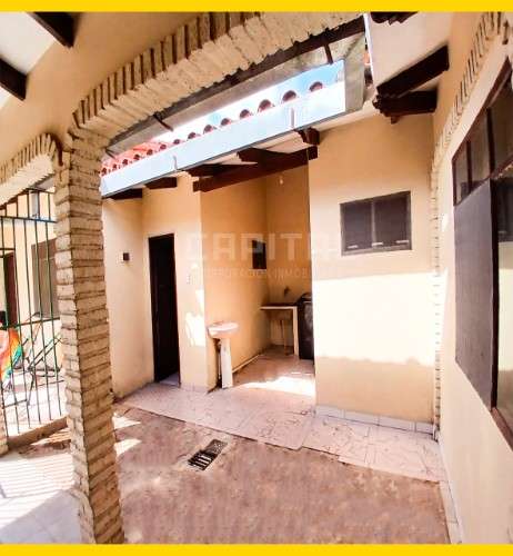 Casa con 3 departamentos en venta en avenida virgen de lujan1225686997