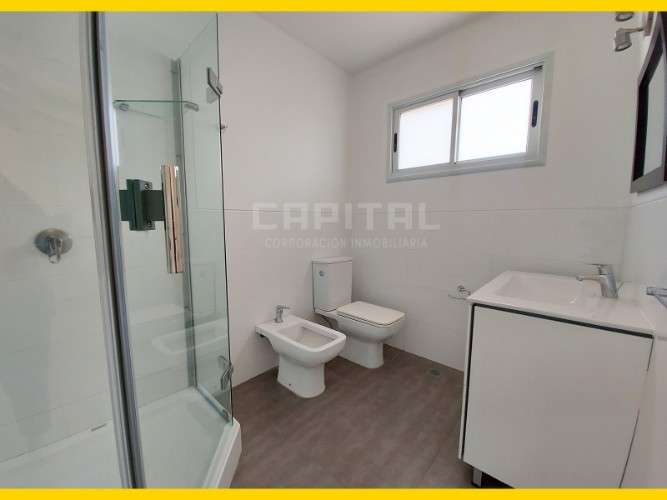Amplia casa en alquiler en barrio las palmas1669137567