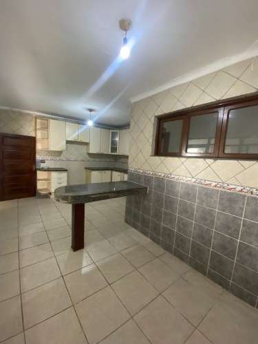 Amplia casa en alquiler ideal para empresa en zona sur1247554577