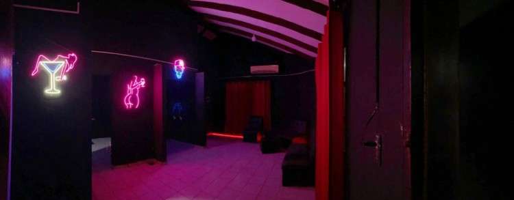 Nigth club amoblado en alquiler sobre av principal comercial 750332131360813623