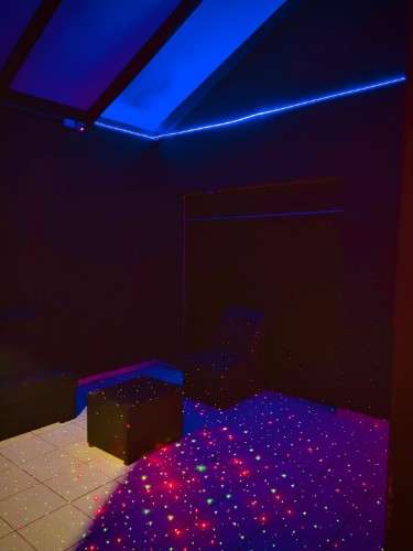 Nigth club amoblado en alquiler sobre av principal comercial 750332131360813623