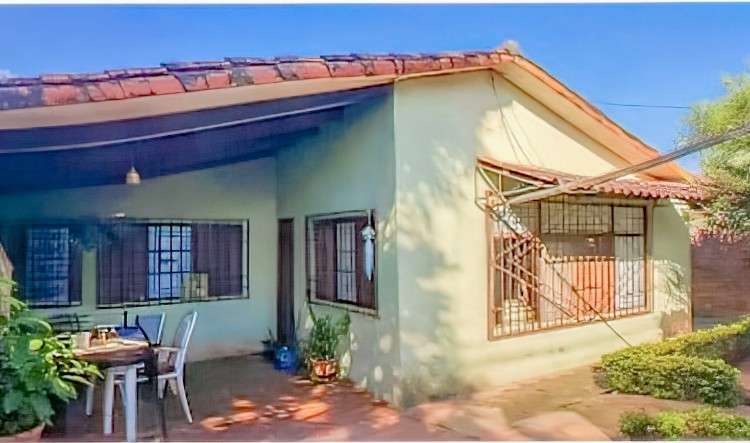 Vendo casa de una planta zona santos dumont1115131041