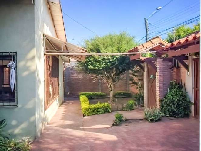 Vendo casa de una planta zona santos dumont1115131041