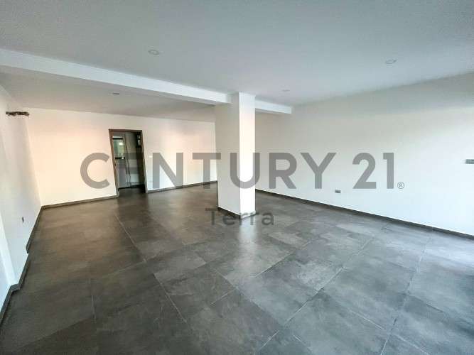 Z/norte - local comercial en venta sobre avenida1948837120