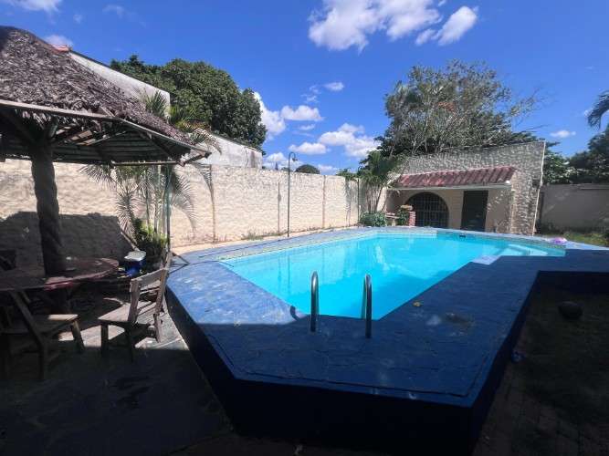 Casa en venta 4 dormitorios en noroeste - barrio exclusivo2109561892