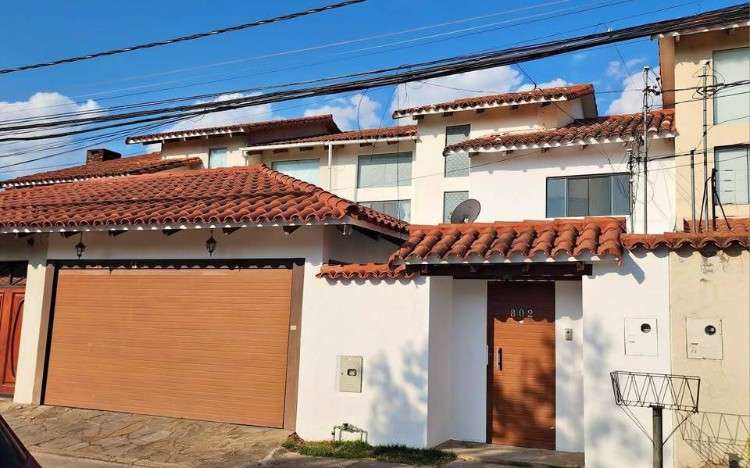 *casa en alquiler o venta  en barrio las palmas821059082
