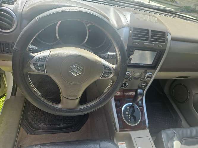 Suzuki grand vitara 20101611791311