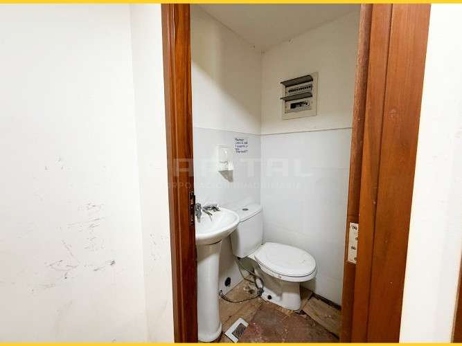 Local comercial sobre avenida los cusis18416080