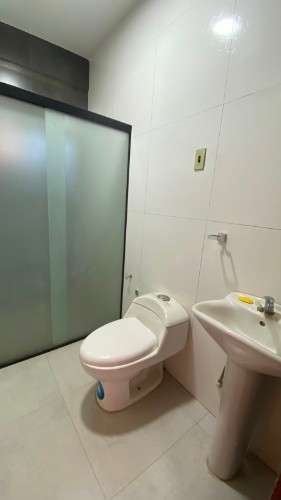  edificio de uso múltiple en alquiler704461191