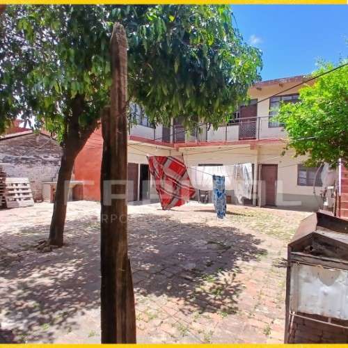Amplia casa en venta zona av 2 de agosto1802691510