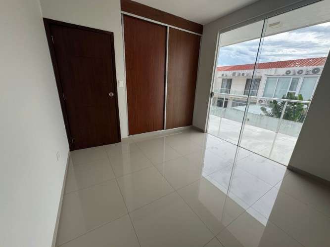 Casa en venta - cond. barcelona - zona norte1066446464