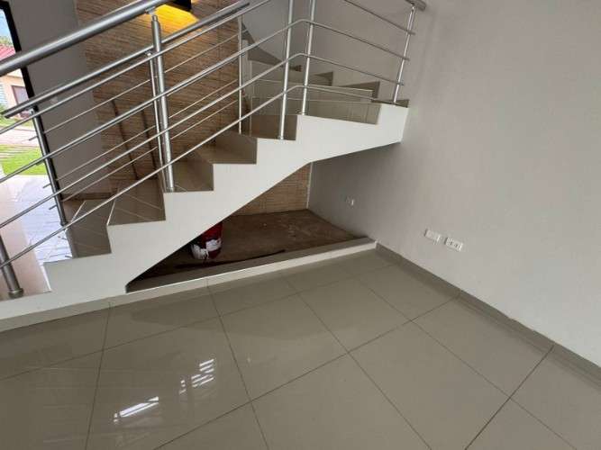 Casa en venta - cond. barcelona - zona norte1066446464
