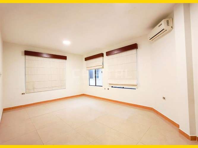 Amplia casa en alquiler para oficinas en equipetrol407790698