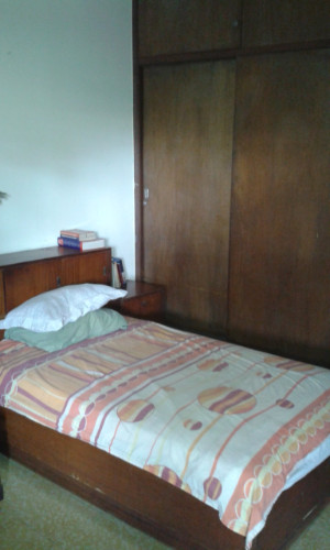 Habitacion amoblada en alquiler 1050894389