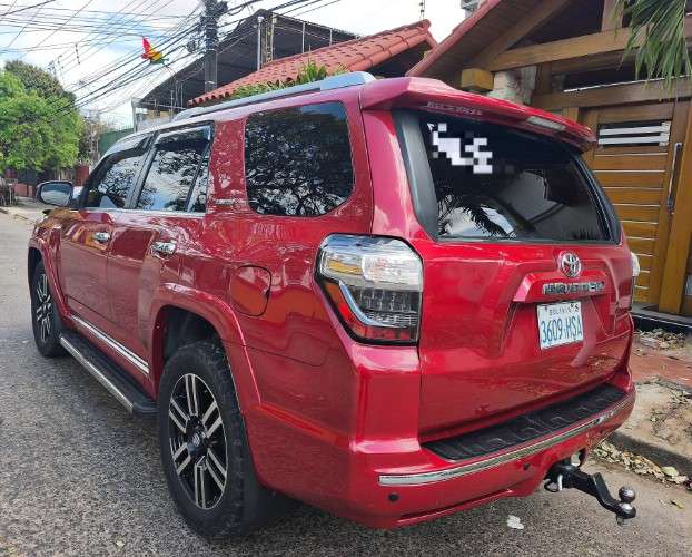 Vendo vagoneta toyota runner 2014  limited cel 75018362 version de lujo techo solar  motor 4000cc v6 4x4  caja automatica y secuencial  3 filas de asiento de cuero  estado  impecable1122201329