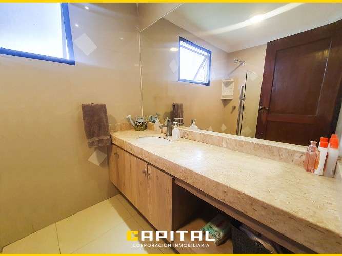 Amplia casa semiamoblada en alquiler con piscina zona villa bonita1479547119