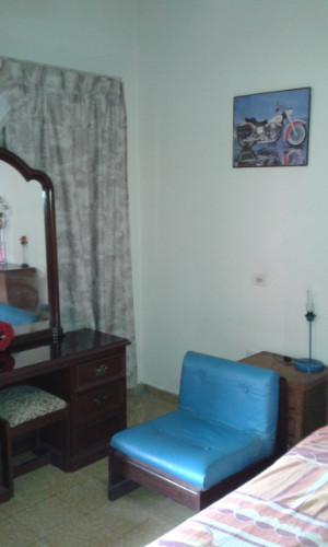 Habitacion amoblada en alquiler 1050894389