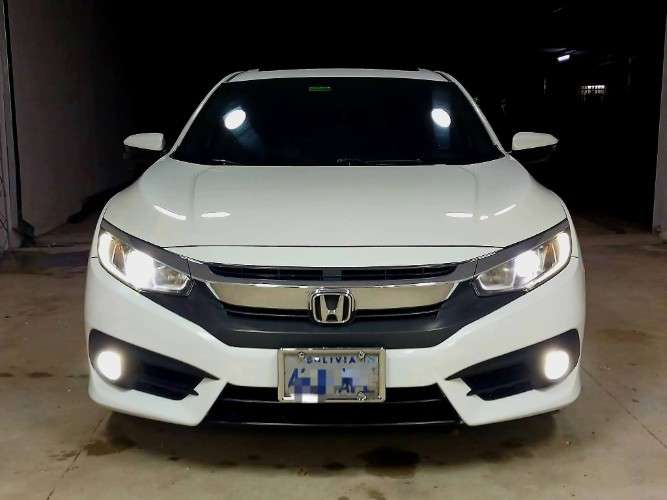 Vendo hermoso honda civic de tienda version full cel 75018362  caja automatica motor 1500cc turbo  techo solar mandos en el volante radio card play camara de retro  camara en el retrovisor luces led asientos de cuero full aire 3 modos de manejo eco normal1298599262